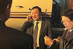 ทักษิณแถลงไม่มีแผนกลับไทยจนกว่าปรองดอง