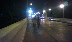 ตร.รวบแก๊งจี้ข่มขืนหญิงสาวช่วงน้ำท่วม