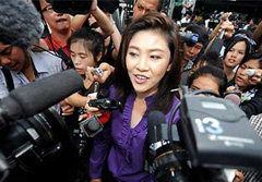 สื่อมึน! ยิ่งลักษณ์ ปัดตอบปรับครม. บอกอากาศร้อนค่ะ