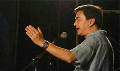 อภิสิทธิ์ บอกเสื้อแดง ฆาตกรตัวจริงอยู่ดูไบ