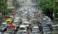 โวย! รถติดทั่วกรุง เหตุรด.8 พันนายสวนสนาม