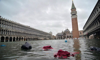 เอาไม่อยู่! เวนิส อิตาลี น้ำท่วมสูงในรอบ 150 ปี