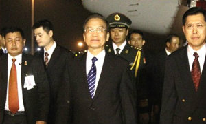 เหวิน เจียเป่า นายกรัฐมนตรีจีน เดินทางเยือนไทยอย่างเป็นทางการ