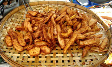 ตร.นางเลิ้งเอาจริง ปรับคนซื้อ-ขายกล้วยแขกขวางถนน