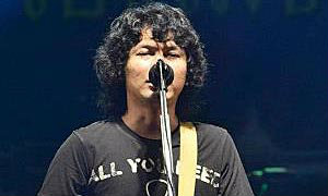 อุตรดิตถ์จี้ผู้ว่าฯแบน 'เสก โลโซ' สูบบุหรี่บนคอนเสิร์ต