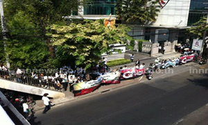 นศ.เกษตรยื่นหนังสือค้านสร้างทางด่วนคร่อม