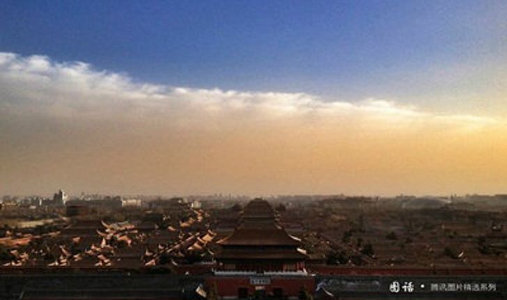 พายุทรายถล่มหนักเมืองจีน ทัศนวิสัยแค่ 100 เมตร