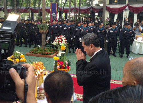 เฉลิมบวงสรวง-วางพวงมาลาอนุสาวรีย์ ผู้พิทักษ์ฯ