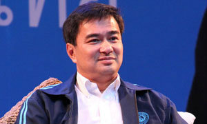 'อภิสิทธิ์'แชมป์แฟนเพจยอดนิยมของไทย