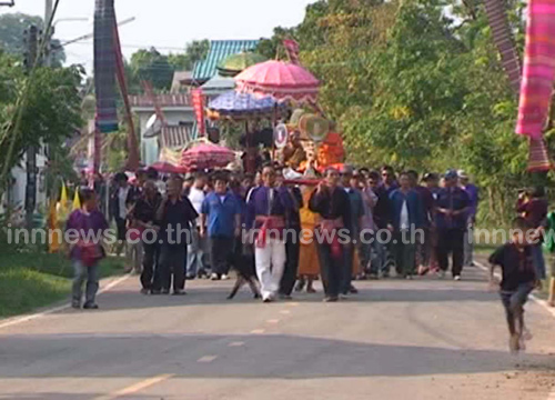 ชาวกาฬสินธุ์ แห่พระอุปคุต ขอฝนแก้ภัยแล้ง