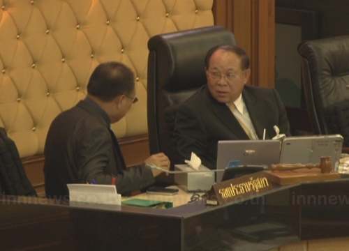 สภาวุ่น!ปชป.วอล์กเอาต์ประท้วงนิคมนั่งปธ.