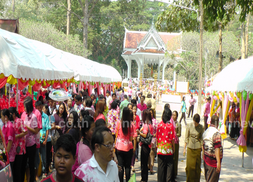 พิจิตร สรงน้ำพ่อปู่ บูชาหลักเมือง เริ่มเทศกาลสงกรานต์