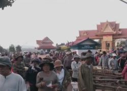 ชาวกัมพูชานับพันหนีแล้งมารับจ้างในไทย