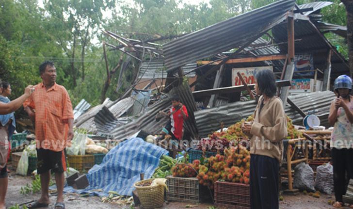 ผวจ.ศรีสะเกษสั่งเร่งช่วยบ้านถูกพายุซัดพัง