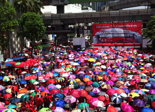 ผู้ค้าราชประสงค์โวยแดงชุมนุมตร.ห้ามปิดจร.