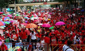 แดงทยอยราชประสงค์ทักษิณโฟน1ชม.ธิดาโวเป็นแสน