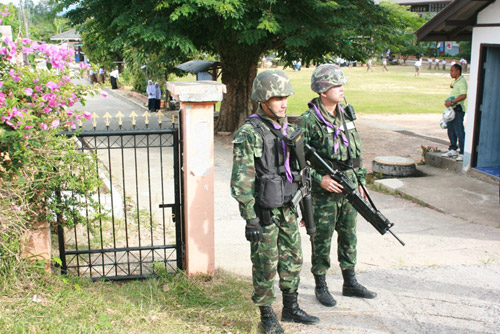 ร.ร.สอนศาสนาสอนภาคภาษาต่างประเทศ