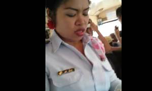 ผู้โดยสารโวยรอรถเมล์นาน ปะทะกระเป๋ารถอารมณ์ดี