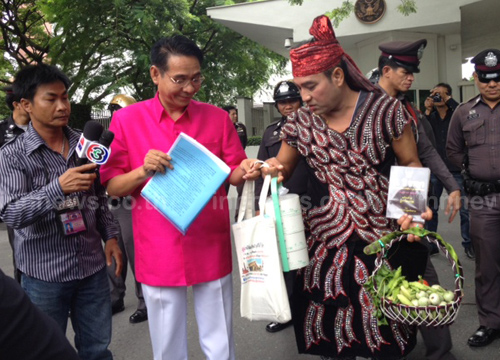 ลูกศิษย์ยื่นสถานทูตUSอย่าถอนวีซ่าเณรคำ