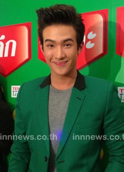 เจมส์มาร์โวพรีเซ็นเตอร์รุมปัดแข่งเจมส์จิ