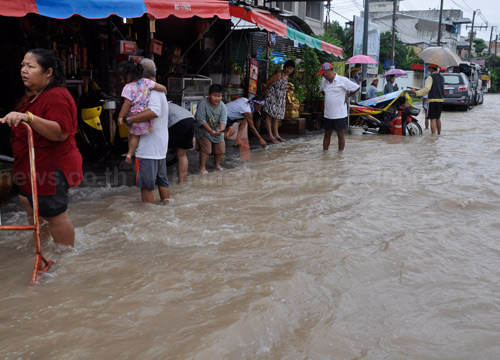 สธ.ห่วงอุทกภัยสั่งสำรองยา3แสนชุดรับเชบี