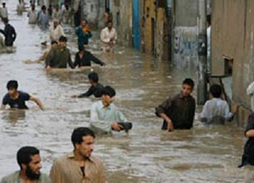 ฝนถล่มอัฟกานิสถาน,ปากีฯทำน้ำท่วมดับ80