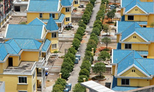 คนงานจีนได้อยู่วิลล่าหรูบนห้าง