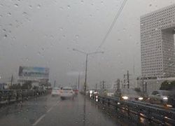 ฝนตกหนักในกรุงเทพมหานคร ส่งผลรถติดขัด