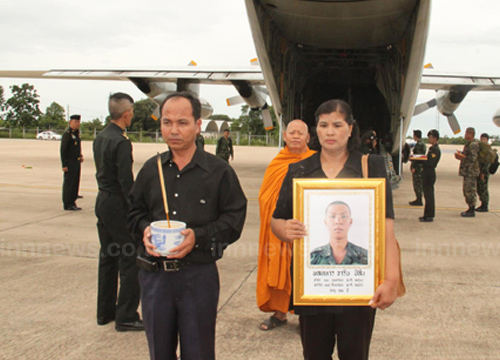 ร่างทหารพลีชีพไฟใต้ถึงขอนแก่นบ้านเกิดแล้ว