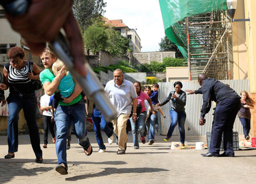คนร้ายบุกกราดยิงกลางห้างในเคนยาดับ39ราย