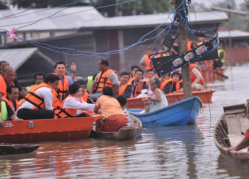 นายกฯพร้อมรับมือหวู่ติ๊บให้กรมชลเร่งระบาย