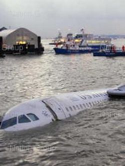 ยกนักบิน ฮีโร่ พา155ชีวิตรอด นำเครื่องลงแม่น้ำฮัดสันสหรัฐฯ