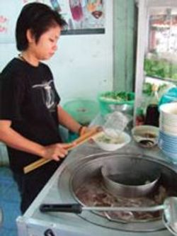 ฝึกเคล็ดลับเสริมเมนูเก่า เพิ่มรส  ก๋วยเตี๋ยวเนื้อตุ๋น