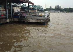 สะพานพระพุทธฯระดับน้ำเจ้าพระยาสูงขึ้น