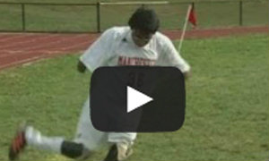 ซูฮก!! เด็กชายไร้มือ-เท้า สร้างแรงบันดาลใจเป็นนักฟุตบอลโรงเรียน (ชมคลิป)