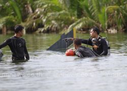 ชุดมนุษย์กบเร่งกู้ซาก ฮ.ที่สงขลา