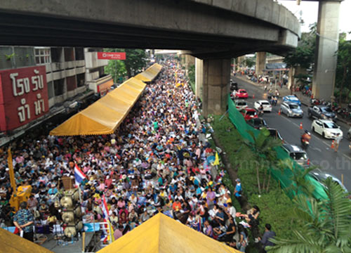 คปท.แยกอุรุพงษ์คึกคักปชช.ทยอยร่วมมากขึ้น