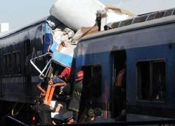 รถไฟพุ่งชนสถานีในอาร์เจนตินามีเจ็บ35ราย