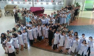 ม็อบหมอเตรียมชุมนุมเป่านกหวีดหน้าบ้านนายกฯปู