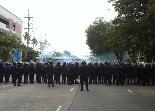 ตร.ซ้อมรับมือม็อบเสมือนจริงที่แยกวังแดง