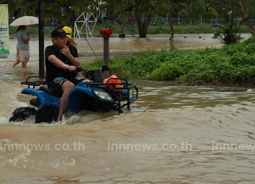 สุราษฎร์ธานี ยังอ่วม น้ำท่วมสูงต่อเนื่อง