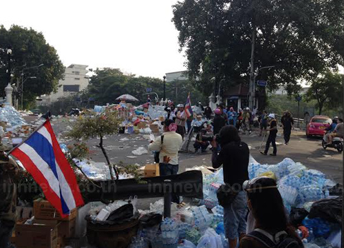 สะพานอรทัยยังปะทะ-ตร.ยิงแก๊สน้ำตาเป็นระยะ