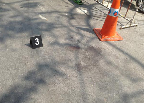 รองผบช.น.-พฐ.ตรวจพื้นที่หลังคปท.ถูกลอบยิง