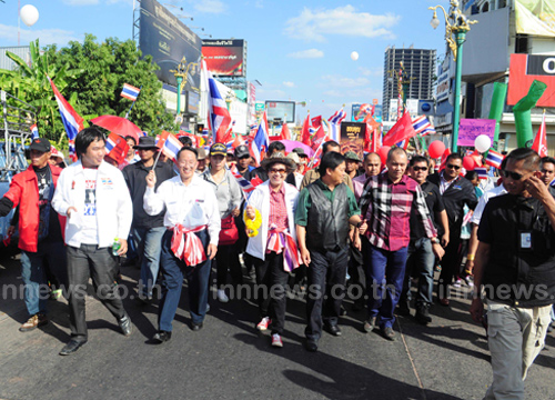 ณัฐวุฒินำแดงอีสานลงขัน5แสนจับสุเทพ