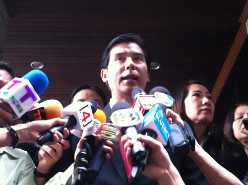 พท.เตรียมยื่นDSIเอาผิดสุเทพฐานขู่จับนายกฯ