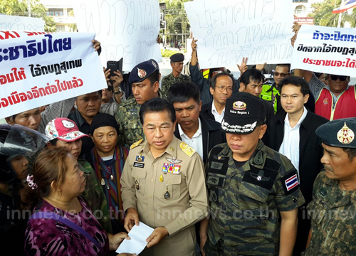 แดงระดมรถตู้-รถจยย.ป่วน กปปส.แจ้งวัฒนะ