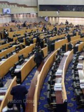 ประชุมสภานัดแรกป่วน ฝ่ายค้านสับเละ ชัย ขู่เอารองเท้าปา