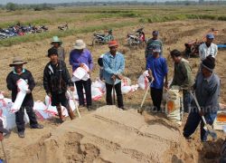 ชาวชีลองชัยภูมิกั้นลำน้ำชีกักน้ำผลิตประปา