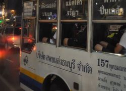 รถเมล์157ชนจยย.เสียชีวิตคาที่2ศพ-จราจรหนึบ