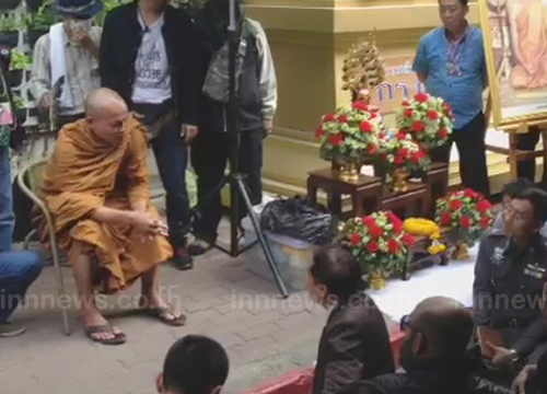 สนง.เขตหลักสี่ตึงเครียดหลังตร.เจรจาขนบัตร